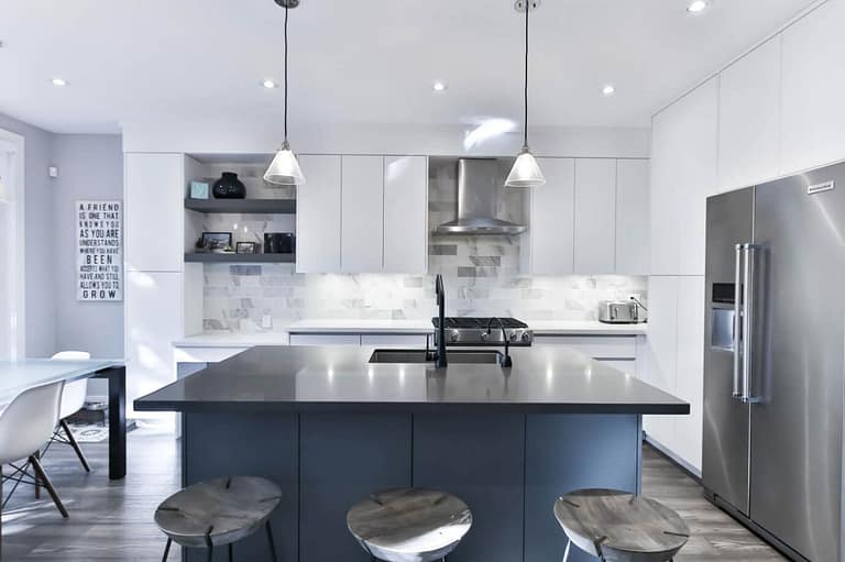 modern_kitchen_cabin